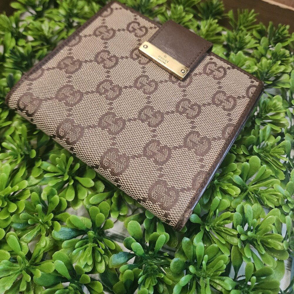 Gucci GG Canvas Canvas Compact Wallet
